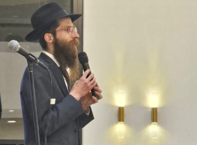 הרב שניאור ברוד